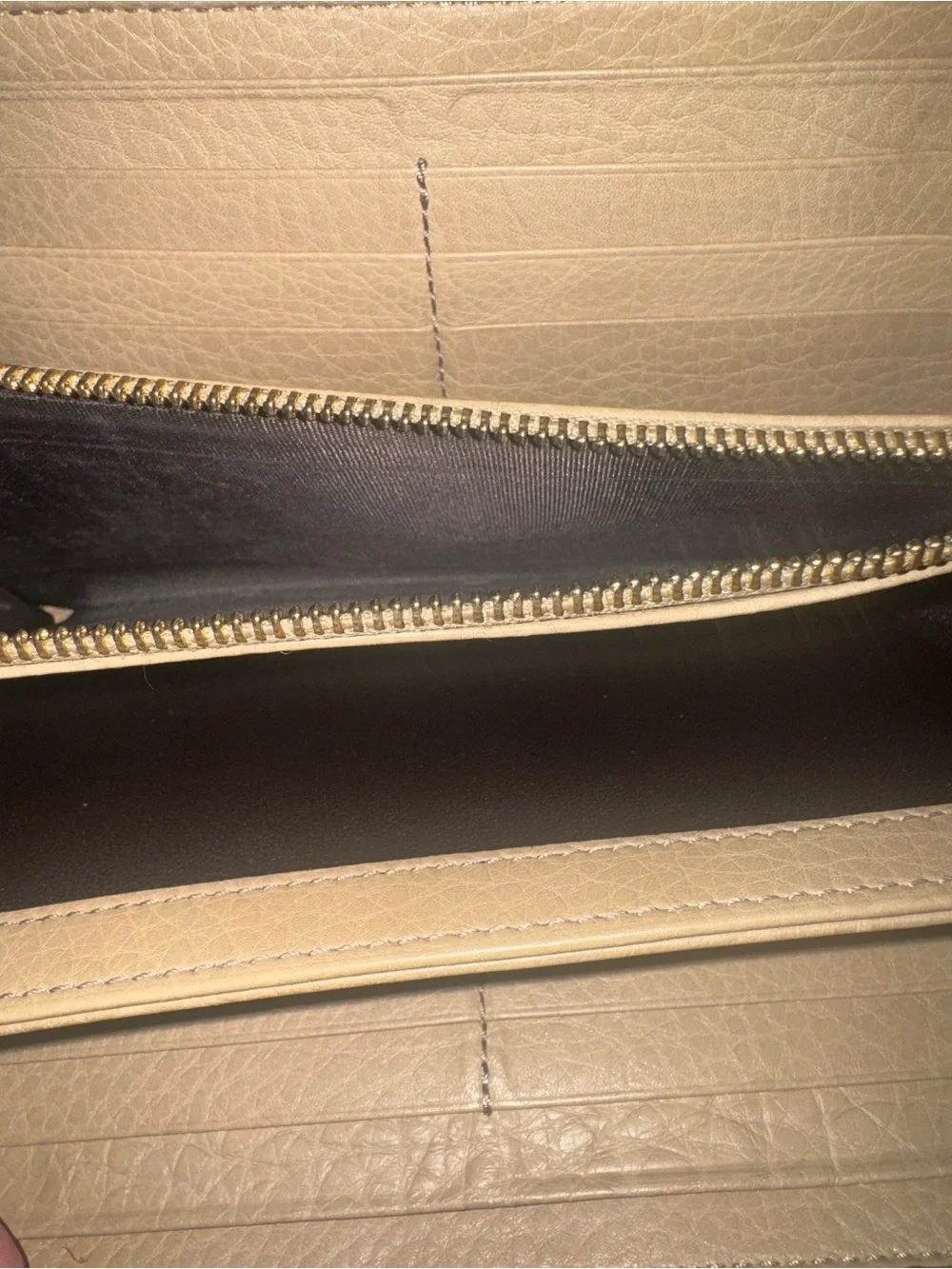 Gucci Soho Leather Zip long Wallet with Tassel and COA - Picture 4 of 7